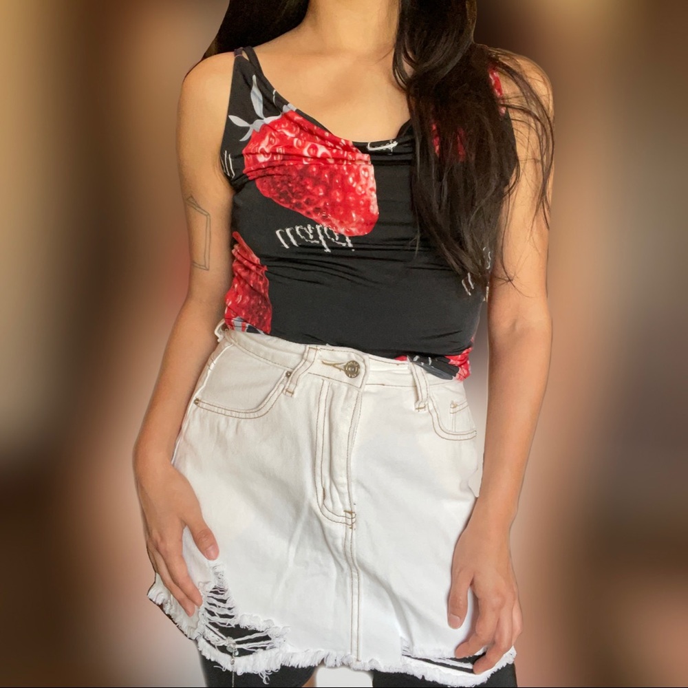 Y2K Strawberry Tank Top • XS-S
